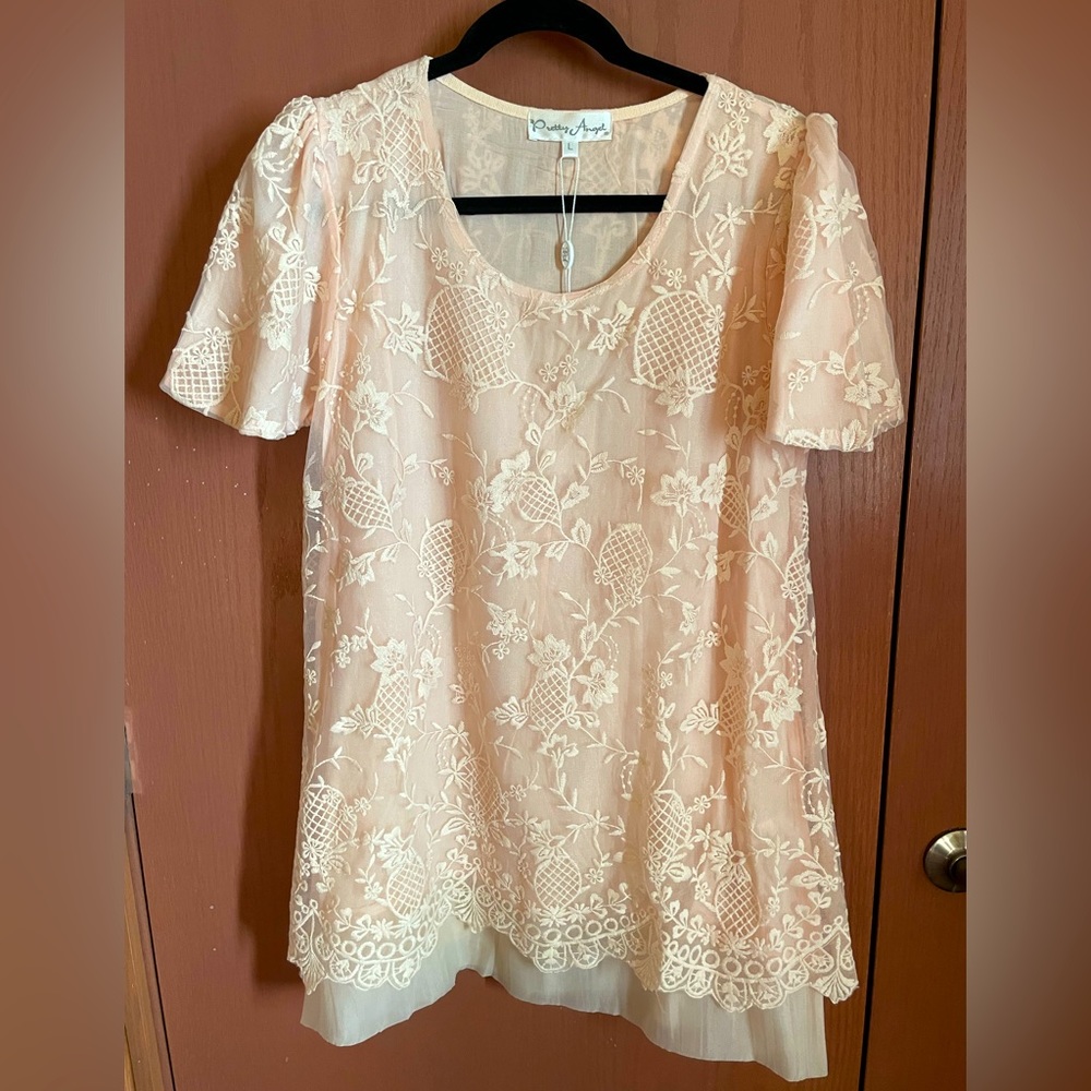 NWT. Pretty Angel Short Sleeve size Large lace Tunic in Peach.  Fully lined.